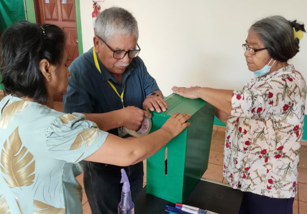 TED BENI SUPERVISA LA INAUGURACIÓN DE LA JORNADA ELECTORAL EN LA COOPERATIVA DE TELECOMUNICACIONES RIBERALTA