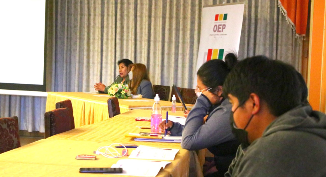 ORURO_TALLER_DIRIGENTES_ESTUDIANTILES_02