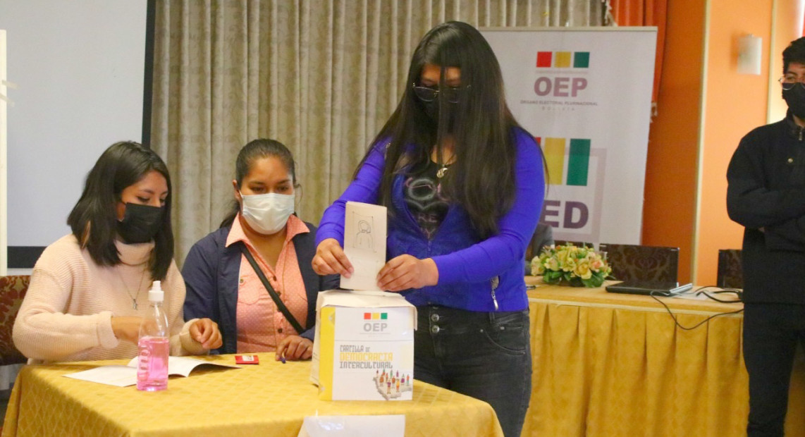 ORURO_TALLER_DIRIGENTES_ESTUDIANTILES_07