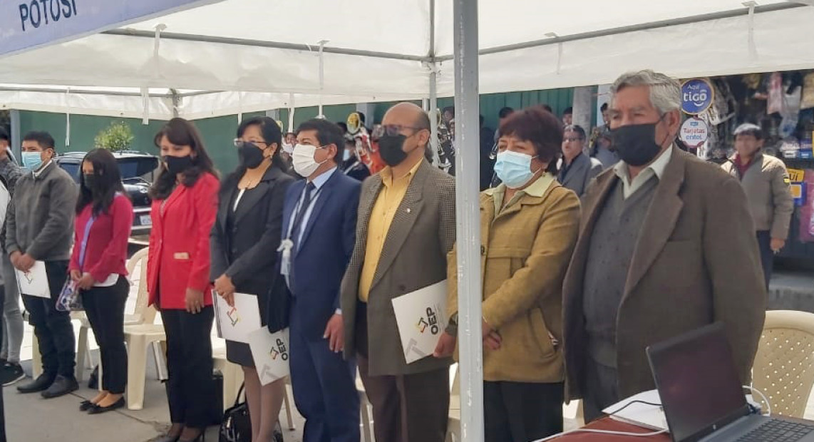 PTSI_MURAL_GRUPO_JOVENES_05