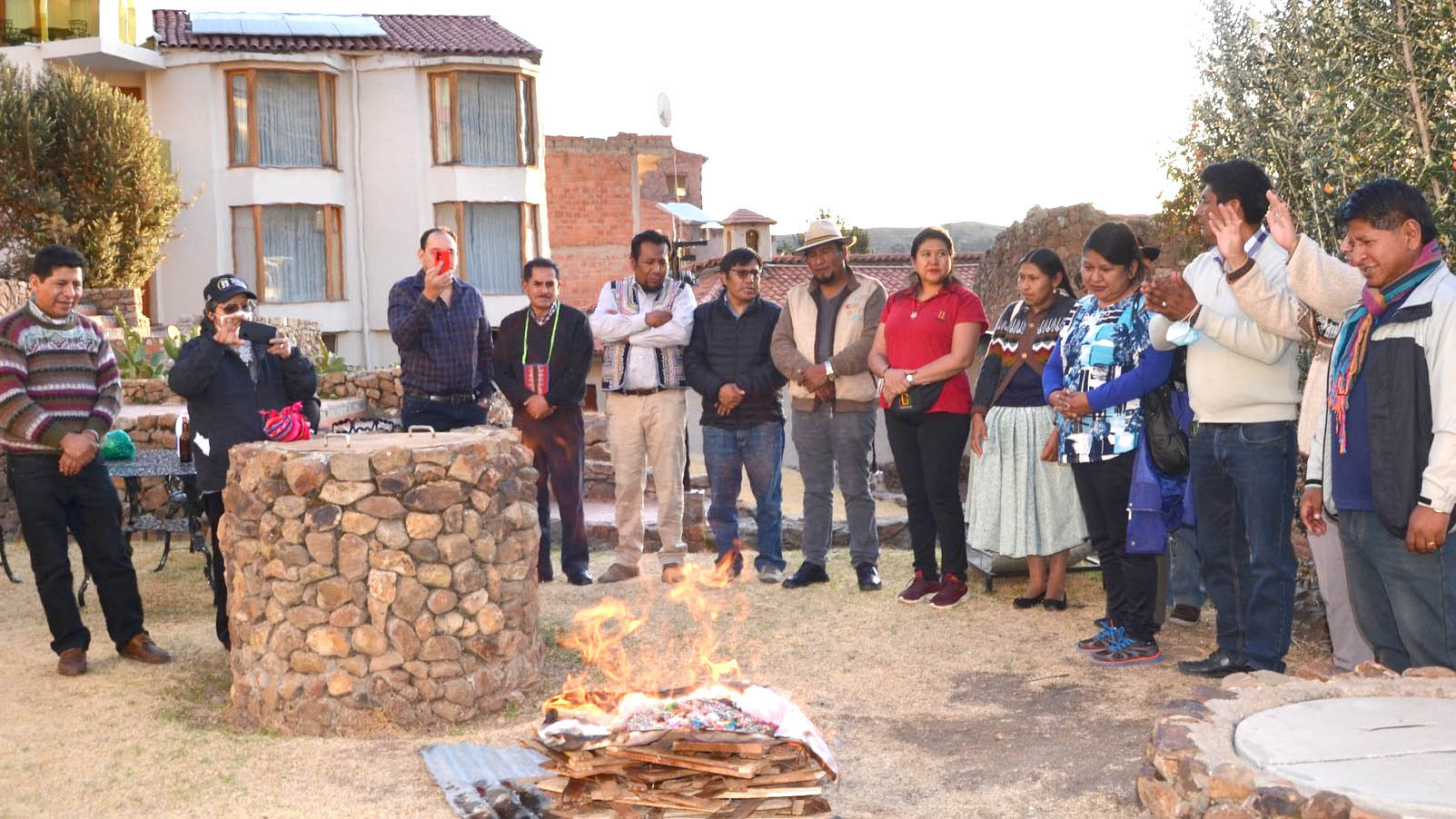ENCUENTRO_SOBRE_DEMOCRACIA_COMUNITARIA