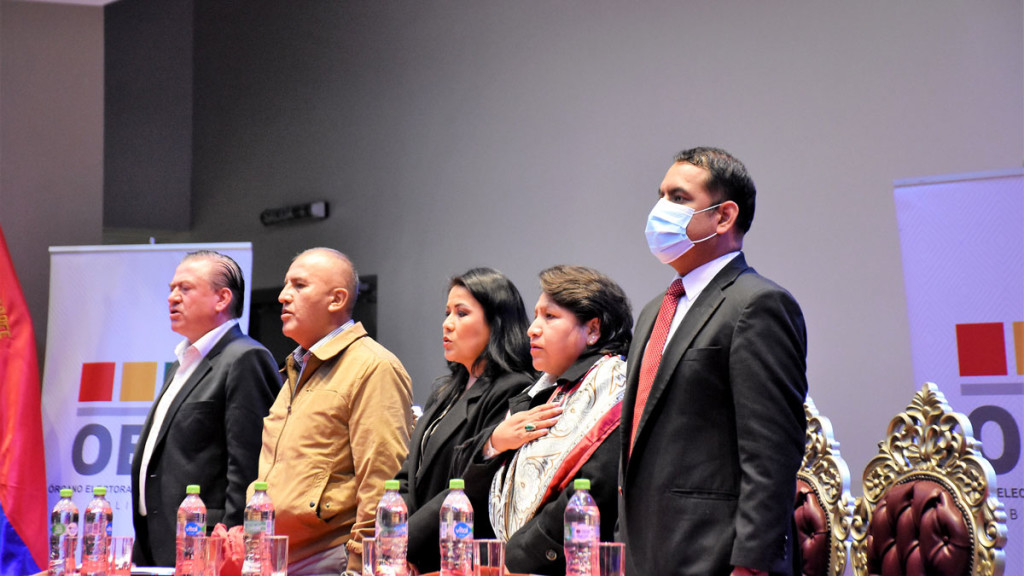 ENTREGA_CERT_DIPLOMADO_UMSA_03