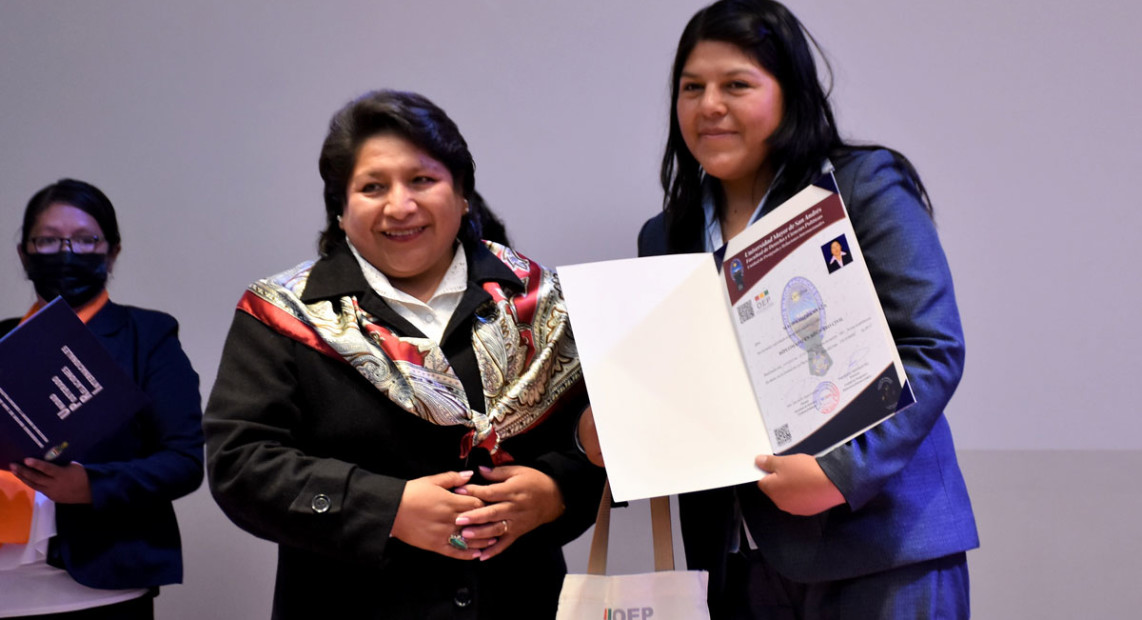 ENTREGA_CERT_DIPLOMADO_UMSA_07