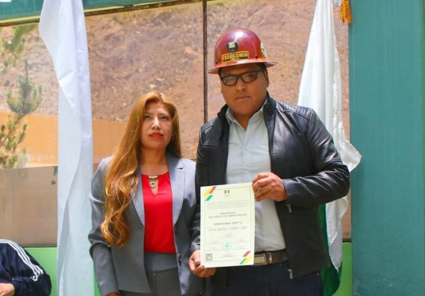 EL TED ORURO ENTREGA CREDENCIALES A MIEMBROS DEL DIRECTORIO DE LA COOPERATIVA MINERA POOPÓ RL