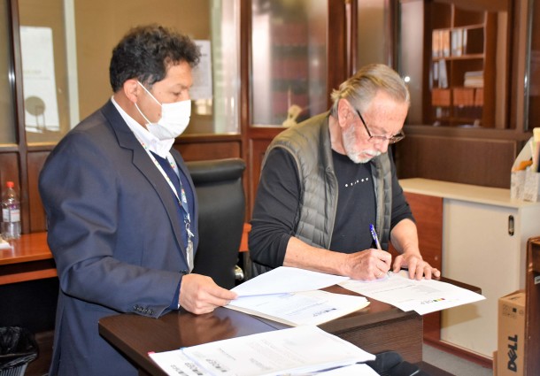 El TSE entrega 5.000 libros de registro a los promotores de la reforma a la Constitución en el ámbito judicial