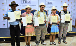 AUTORIDADES ORIGINARIAS DEL GAIOC DE RAQAYPAMPA RECIBEN SUS CREDENCIALES DEL TED COCHABAMBA