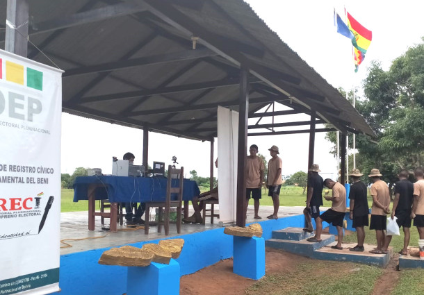 Serecí Beni registra a personas mayores de 18 años en los centros militares de Loma Suárez en Trinidad
