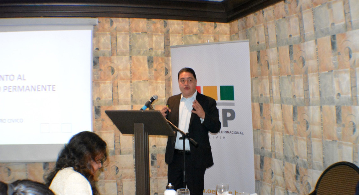 Desayuno_periodistas_PEB_Director_Sereci_nacional