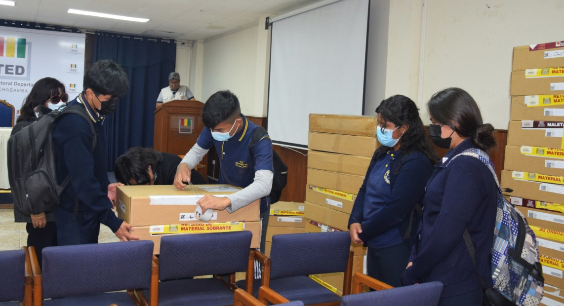 TED_CBBA_MALETAS_GOB_EST_03