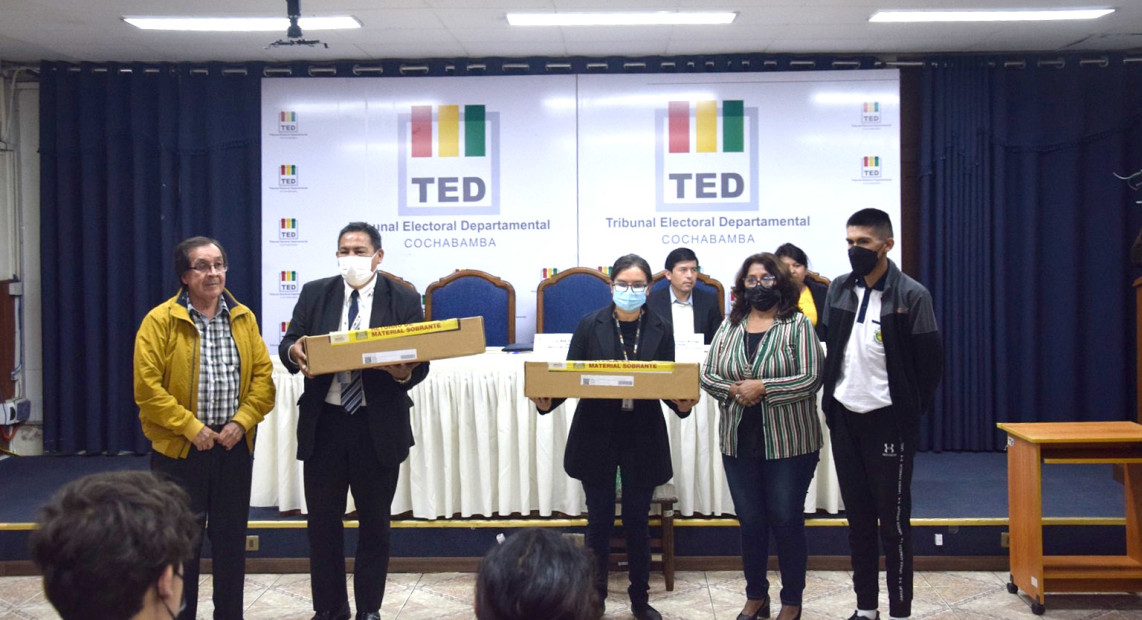 TED_CBBA_MALETAS_GOB_EST_12