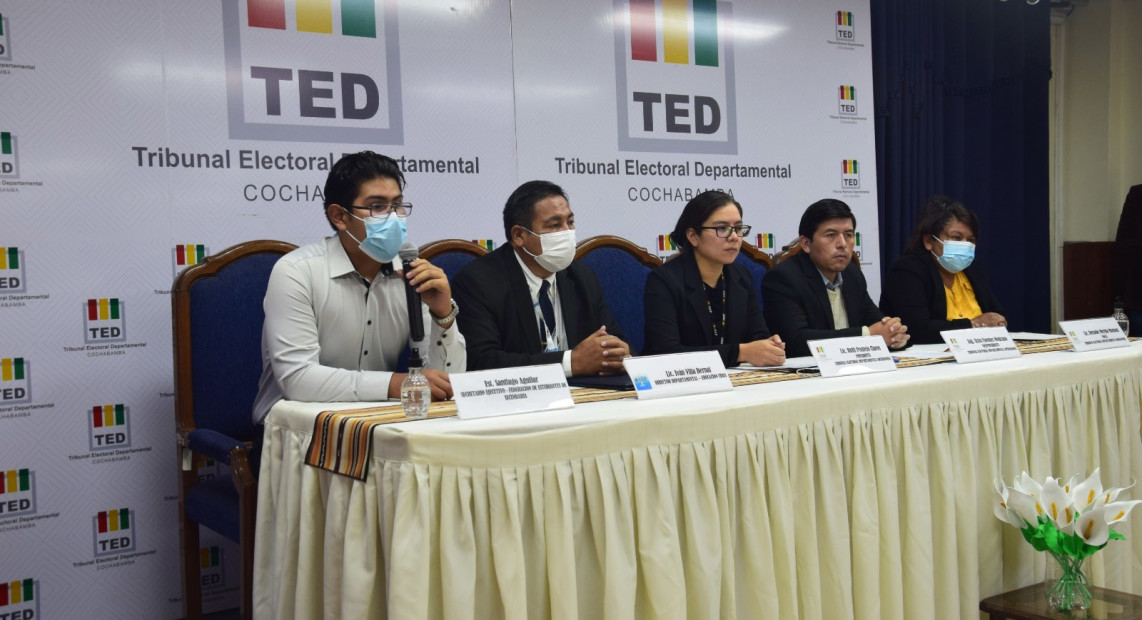 TED_CBBA_MALETAS_GOB_EST_17