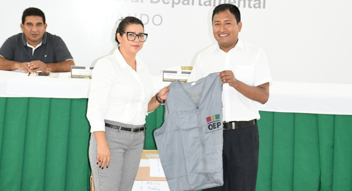 TED_PANDO_MALETAS_ELECTORALES_14