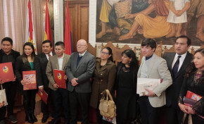 El TSE llega a más de 400 profesionales con diplomados sobre democracia intercultural