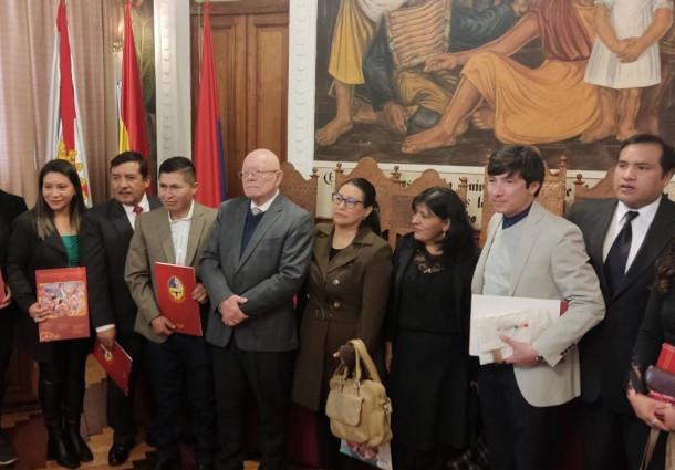 El TSE llega a más de 400 profesionales con diplomados sobre democracia intercultural