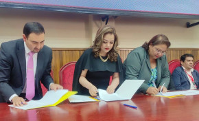 TED Chuquisaca firma convenio con la carrera de Administración de Empresas de la USFX