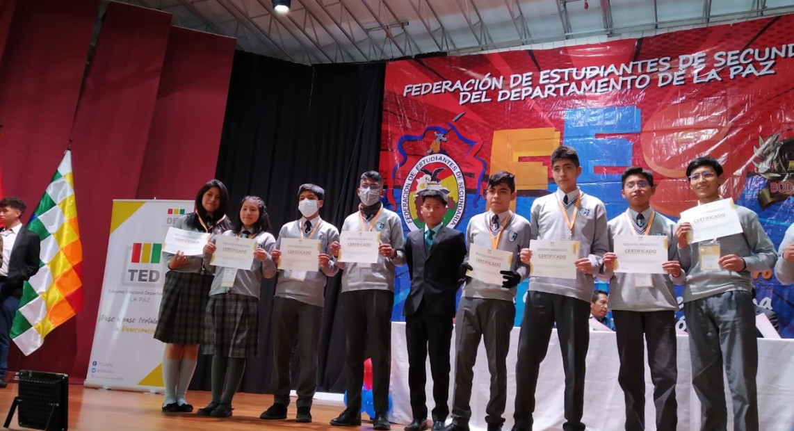 TED LPZ CREDENCIALES ESTUDIANTES 12