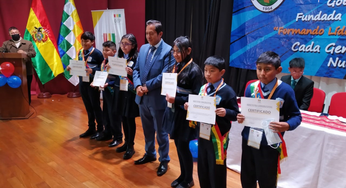 TED LPZ CREDENCIALES ESTUDIANTES 14