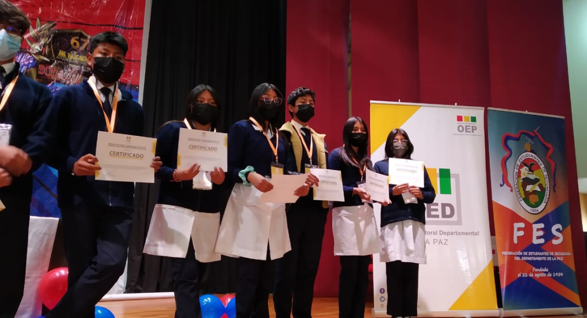 TED LPZ CREDENCIALES ESTUDIANTES 16