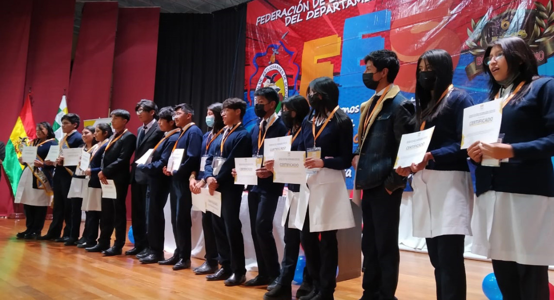 TED LPZ CREDENCIALES ESTUDIANTES 5