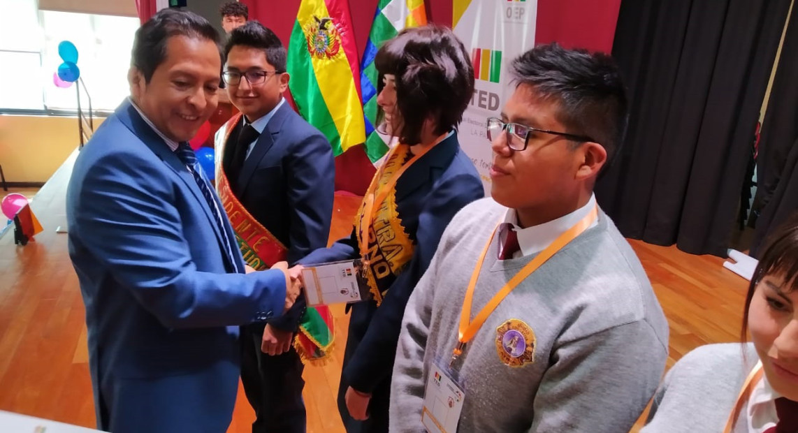 TED LPZ CREDENCIALES ESTUDIANTES 7