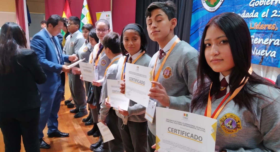 TED LPZ CREDENCIALES ESTUDIANTES 8