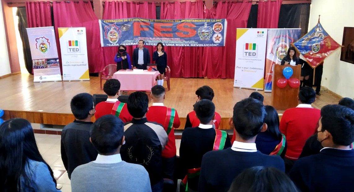 TED LPZ ENTREGA DE CREDENCIALES 02