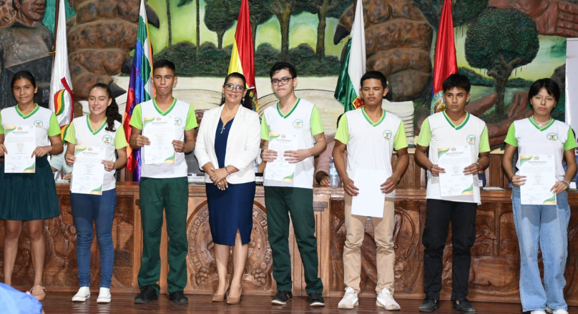 TED PANDO ENT CREDENC 02