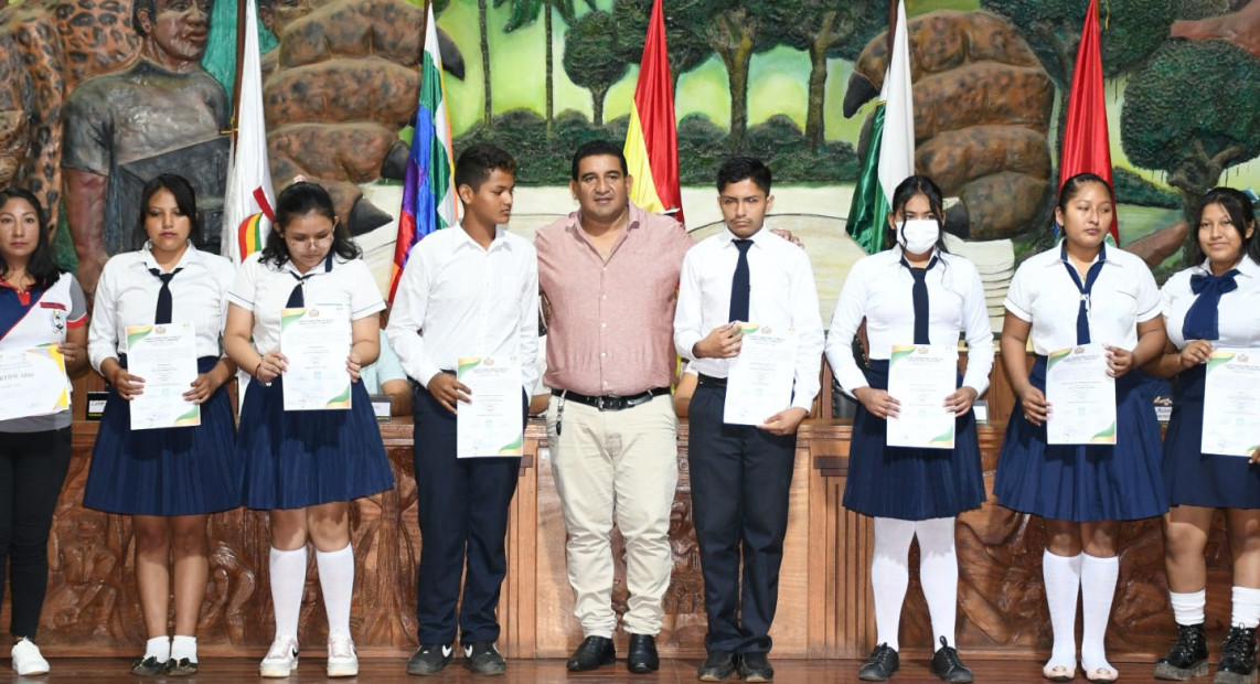 TED PANDO ENT CREDENC 03