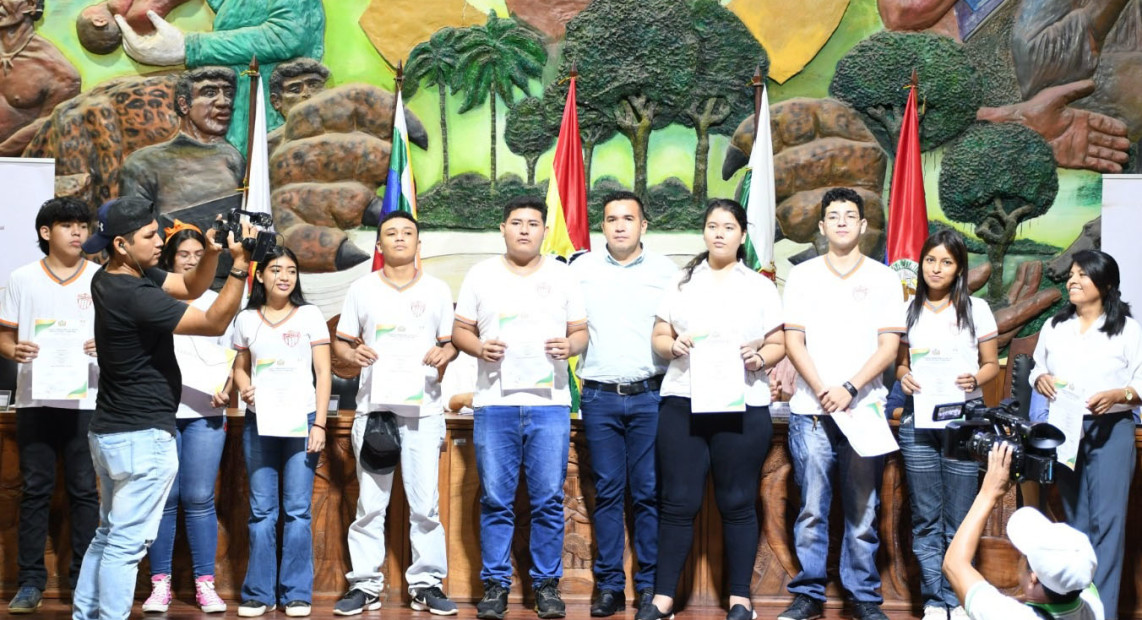 TED PANDO ENT CREDENC 07