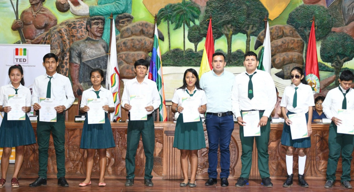 TED PANDO ENT CREDENC 10