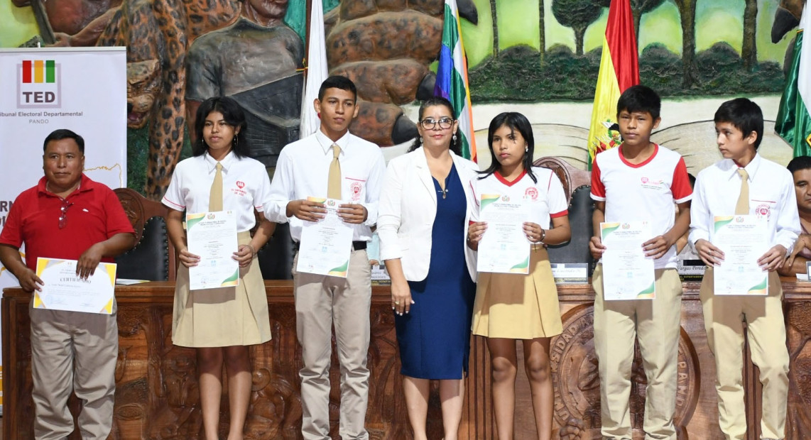 TED PANDO ENT CREDENC 12