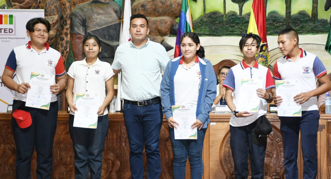 TED PANDO ENT CREDENC 16