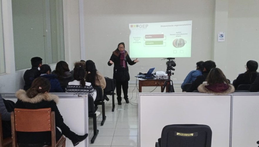 Potosí vive dos jornadas del “curso permanente para notarias y notarios electorales”