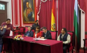 Serecí Tarija entrega certificados de nacimiento a niñas y niños del hogar Sagrada Familia