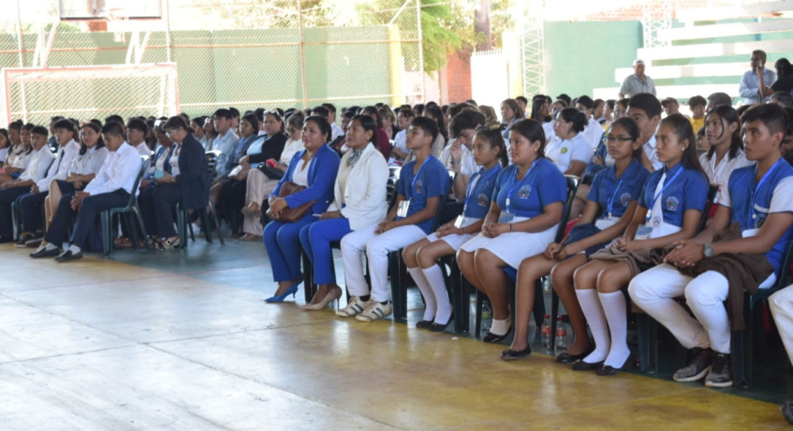 TED BENI ENTREGA CREDENCIALES 12