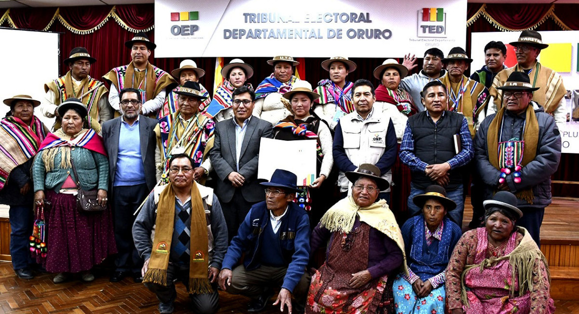 TED ORURO Y GAIOC SALINAS