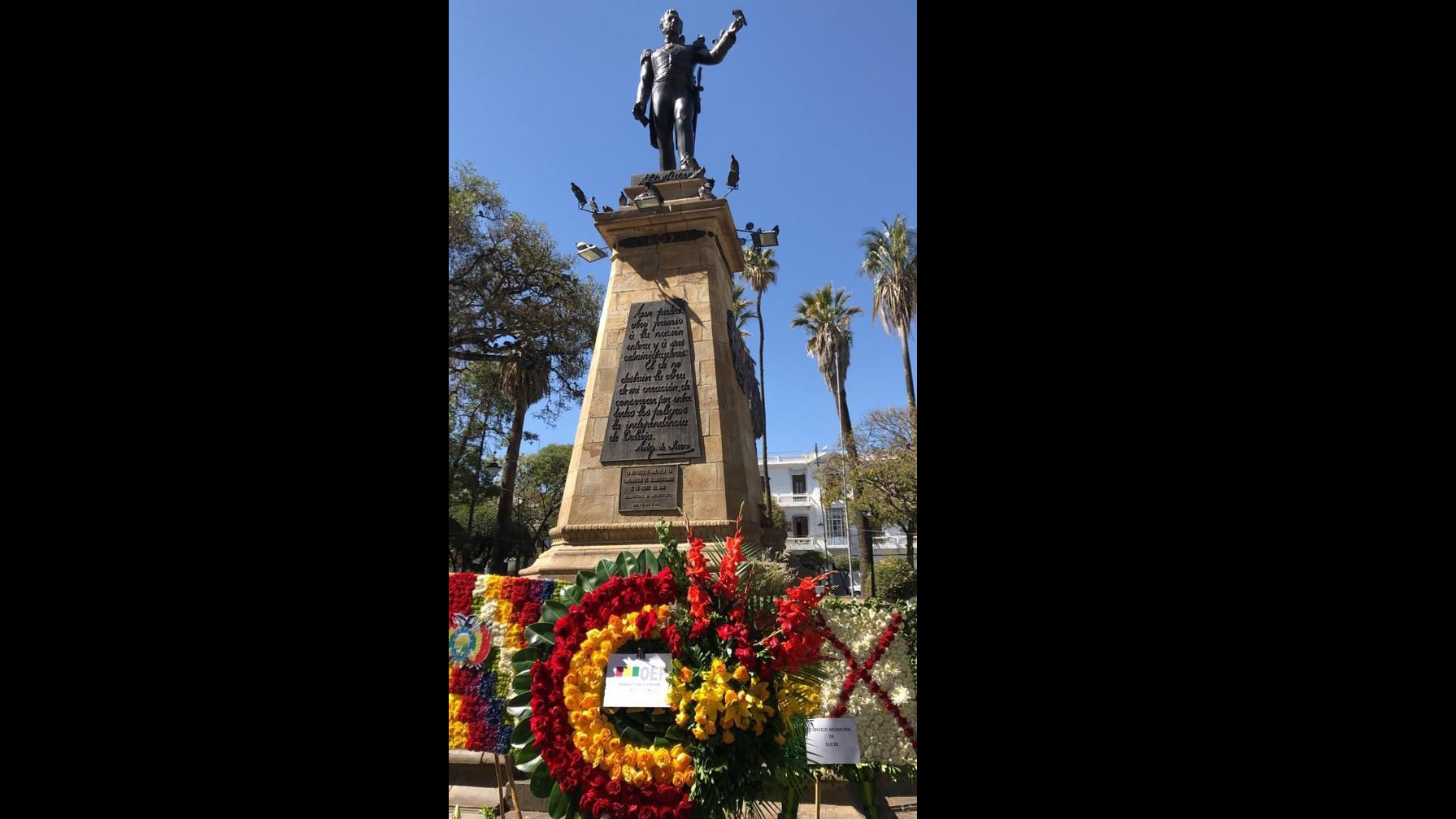 TSE RINDE HOMENAJE 6 DE AGOSTO 03