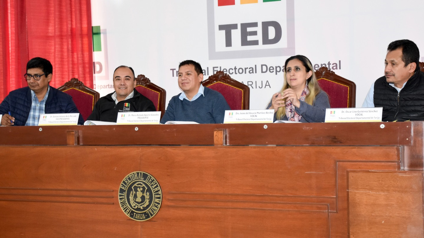 SALA PLENA TED TARIJA