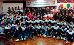 TED Oruro capacita a 244 futuros maestros sobre democracia intercultural