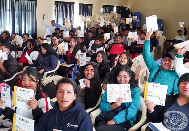 TED Tarija: 160 estudiantes de la ESFM concluyen curso de fortalecimiento de la democracia intercultural