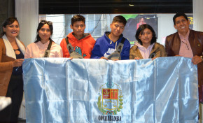 Los estudiantes de Cochabamba, prestos a ganar la final de la Olimpiadas de la Democracia Intercultural después de haber pasado muchos obstáculos