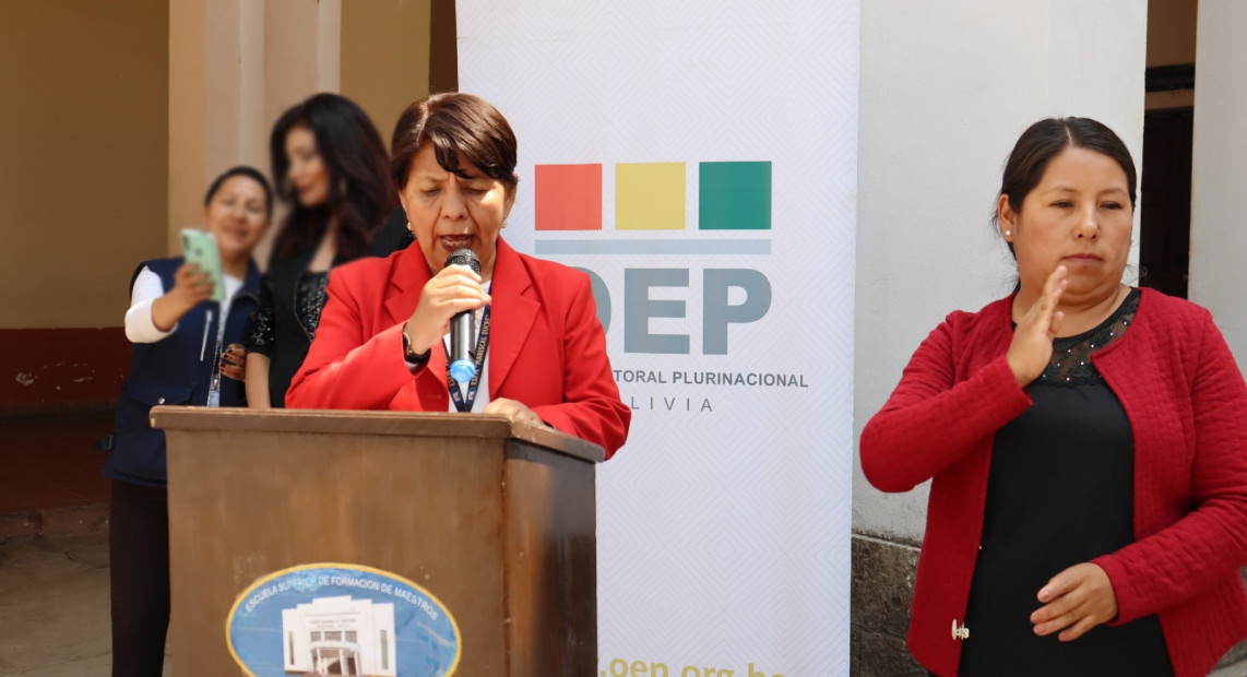 TED CHUQ FERIA 41 DEMOCRACIA 01