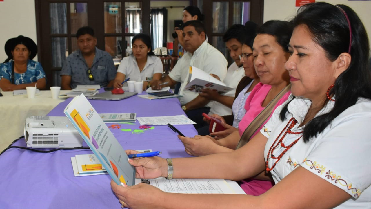 TED SCZ CAP CASA DE LA MUJER 08