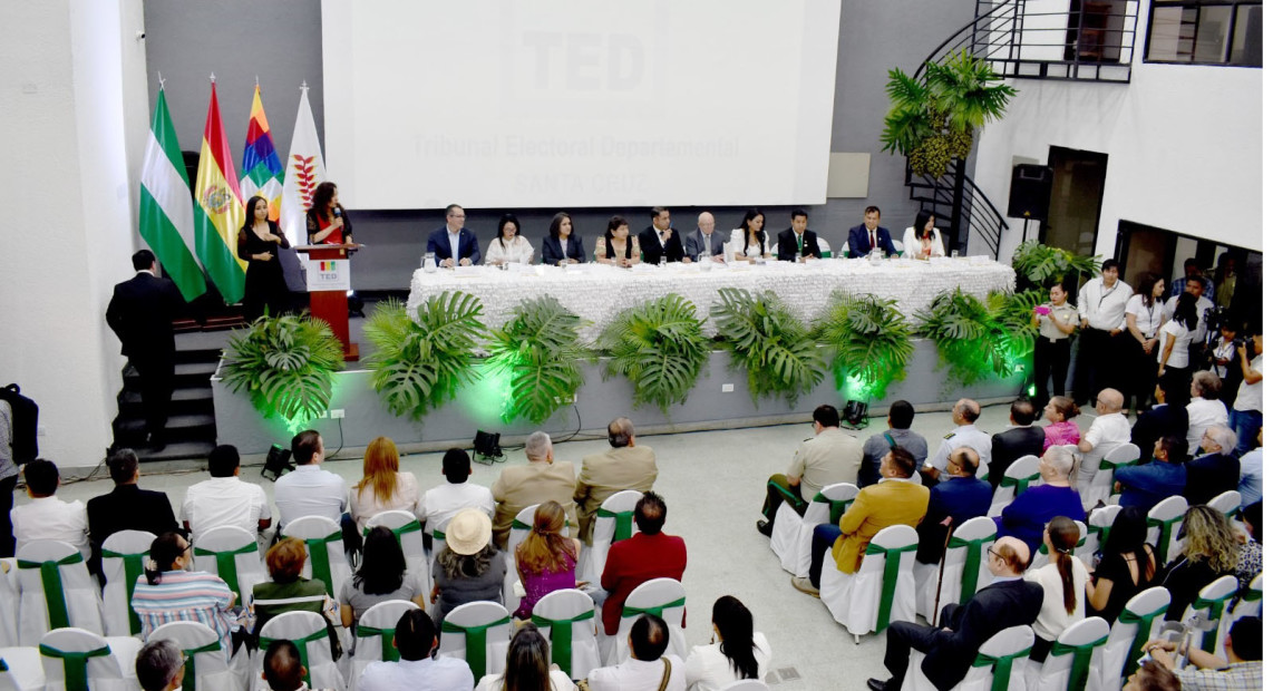 TED SCZ REINAUGURACION EDIF HISTORICO 08