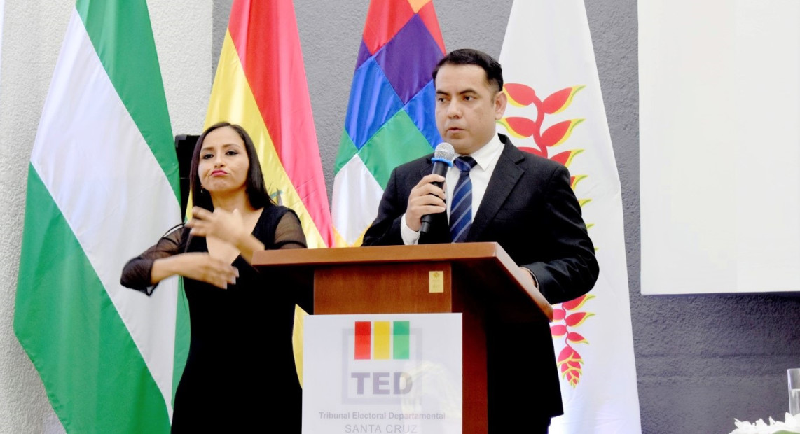 TSE 41 AÑOS DEM VPTE F. VARGAS