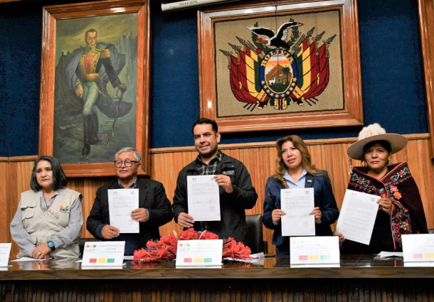 TSE y UTO suscribieron convenio para impulsar actividades académicas en beneficio de la democracia intercultural