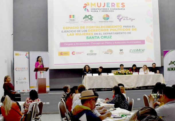 Concluye con un pronunciamiento en contra del acoso y violencia a las mujeres el taller organizado por el TED Santa Cruz y otras instituciones