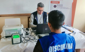 TSE a través del Serecí entrega certificados de nacimiento a jóvenes del centro de rehabilitación de Qalauma