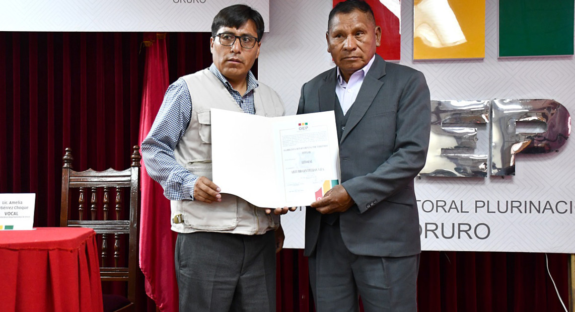 TED ORURO CREDENCIAL 01