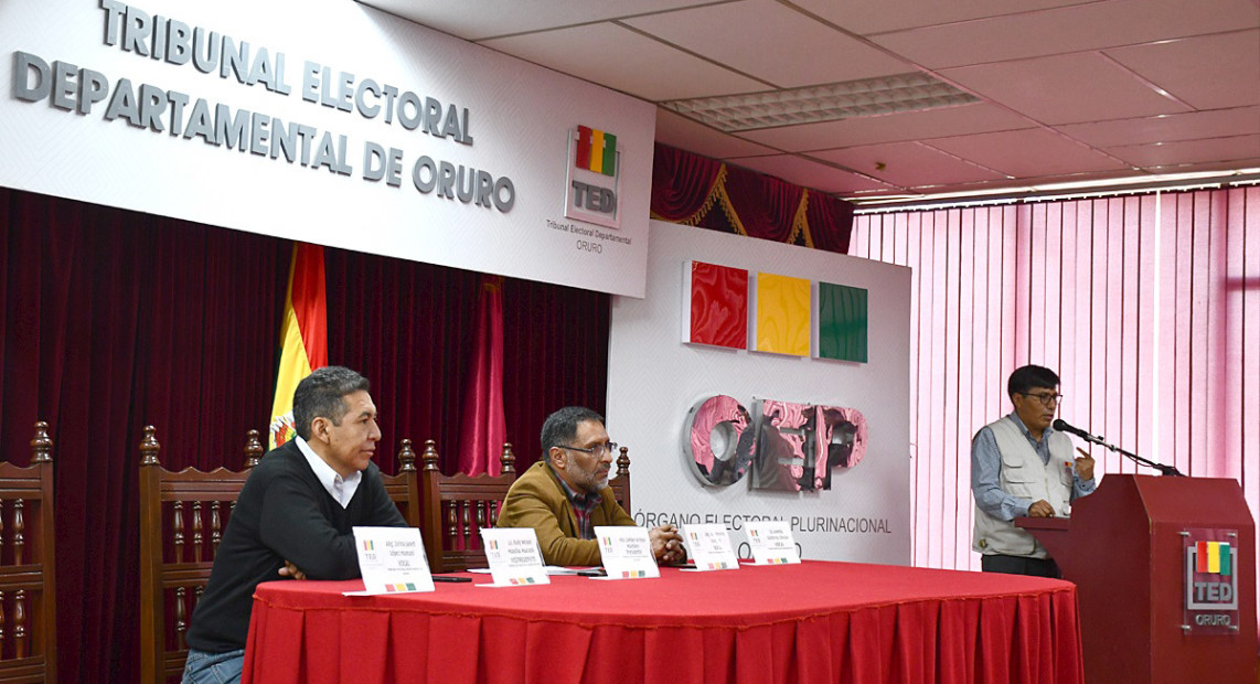 TED ORURO CREDENCIAL 03